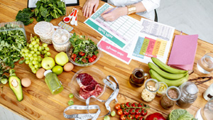 What education is needed to become a nutritionist?